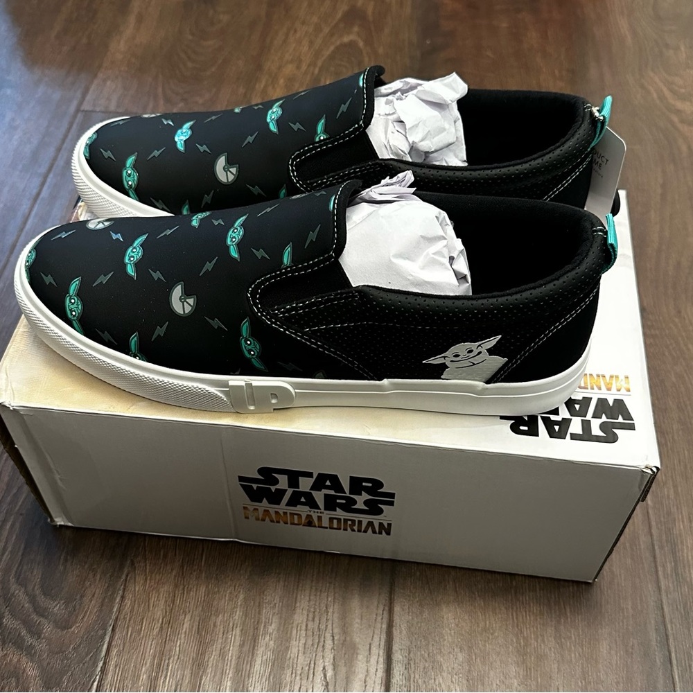 Men’s Grogu Slip-On Shoes Size:10 - Picture 3 of 14
